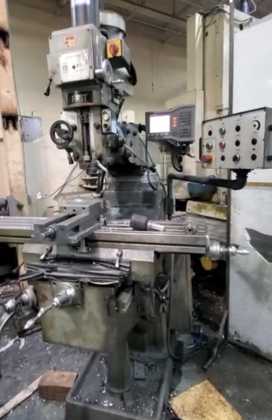 2012 FIRST LC-185VS-B Vertical Mills | International Used Machinery / Syracuse Machine Tools Inc.